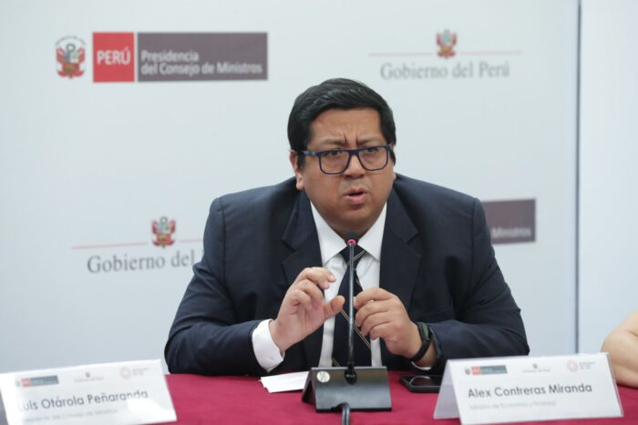 ministro de Economía y Finanzas, Alex Contreras